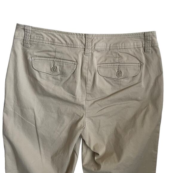 Liz Claiborne Women Chino Pants 10P Beige Ankle Minimalistic Neutral Uniform - Picture 4 of 9
